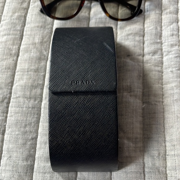 Prada sunglasses - Picture 5 of 5